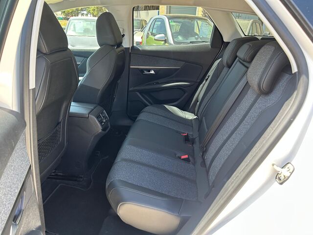 PEUGEOT 3008 ALLURE 1.2 E-THP AUTO SPANISH LHD IN SPAIN 77000 MILES SUPER 2019